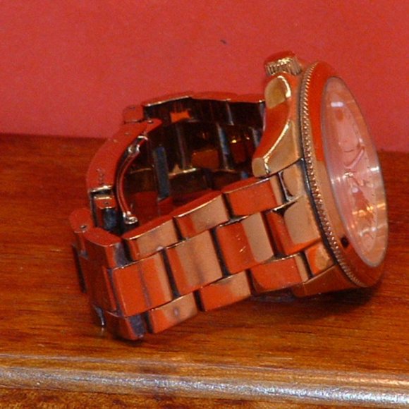Women’s Fossil AM-4511 Analog Quartz Watch